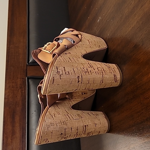 SAM EDELMAN HEELS - Picture 9 of 16